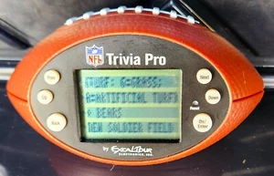 Excalibur NFL Trivia Pro Handheld-Spiel MODELL #330 (GETESTET) [BATT INC.] (EUC) - Bild 1 von 4