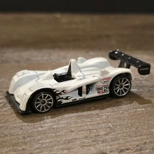 2000 HOT WHEELS Cadillac LMP Racing Car Diecast White and Black - Picture 1 of 7