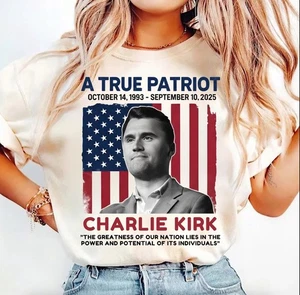 Charlie Kirk Shirt, True Patriot 1993-2025 Rip Memorial American Flag T-Shirt - Bild 1 von 1