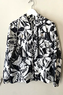 Chaqueta Ralph Lauren Talla M Pequeña Ligera Negra Blanca Con Capucha Floral Bolsillo con Cremallera Foto 1 de 4