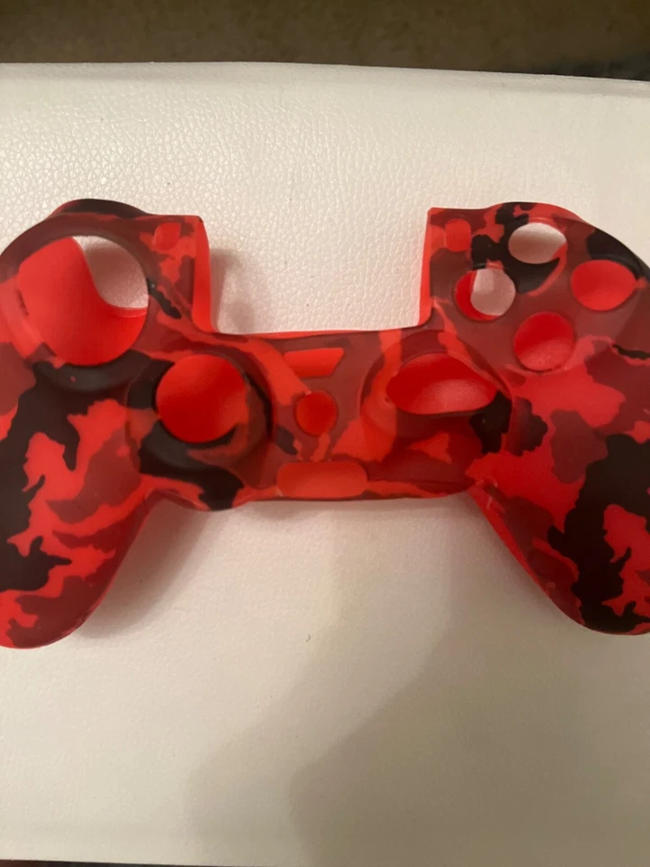 ps4 控制器皮肤盖与红色和黑色迷彩设计酷看。 — 第 1/1 张图片