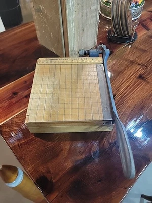 Cortador de papel Montgomery Ward 1950-60 vintage tamaño pequeño 6" - ¡Súper limpio! Foto 1 de 4