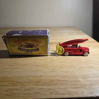 Matchbox Lesney #9C Dennis Fire Escape Truck Metal Wheels 1988 w/ Box - Image 1 of 4