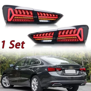 Fanali posteriori sequenziali a led fumè per Chevrolet Malibu XL 2019-2021 - Foto 1 di 6