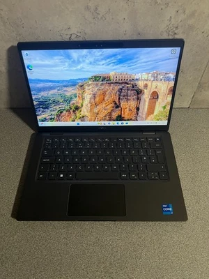 Dell Latitude 7330 Laptop i7 12th Gen 10-Core 16GB RAM 256GB SSD Iris Xe Win 11P - Image 1 of 4
