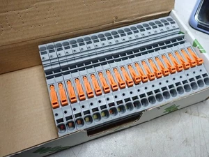 Wago 2-conductor disconnect terminal block - Qty of 20 - 2006-1671 - Picture 1 of 5