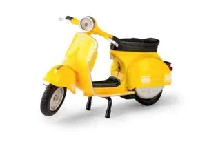 Modellino scooter bici italiano Vespa 200 Rall 1976 giocattolo pressofuso giallo 1:18 MSZ - Foto 1 di 7
