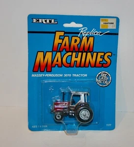 Ertl Replica Macchine Agricole 1/64 Die Cast Nuovo con scatola - Trattore Massey-Ferguson 3070 - Foto 1 di 6