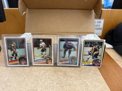 Juego completo de 396 cartas O-Pee-Chee Hockey 1984-85 casi nuevo/como nuevo con tarjetas de novato HOF Foto 1 de 2