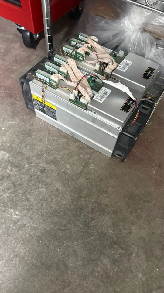 Antminer S9 Bitcoin Miner 13TH/s MINER ASIC | USA Seller - Image 1 of 1