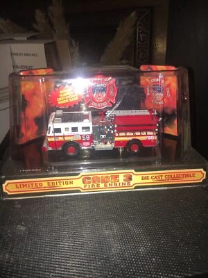 Code 3 Collectibles FDNY Seagrave Engine 58 Limited Edition 1.64 Fire - Image 1 of 4