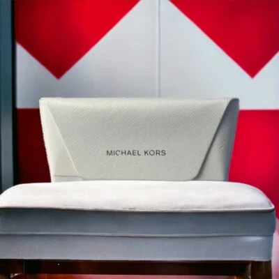 Estuche para gafas Michael Kors rígidas para mujer a presión blanco de gran tamaño Foto 1 de 3
