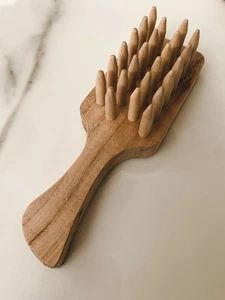 Ecological Wooden Dog Hair Brush - Pleasant massage for your dog with this brush - Picture 1 of 3
