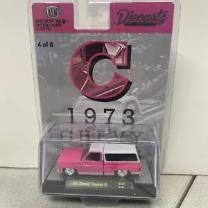 Camión Chevrolet Cheyenne 1973 M2 1/64 10 Diecastz exclusivo "C" rosa brillante - Imagen 1 de 2
