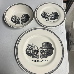 Royal Stafford Halloween Til Death Do Us Part 11" & 8,5" Teller je 1 - Bild 1 von 11