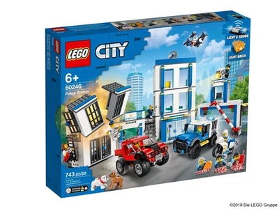 LEGO® 60246 Große Polizeistation I City Polizei Wache Gefängnis mit Light&Sound - Bild 1 von 4