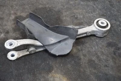 Задний левый или правый нижний рычаг управления от оригинального производителя 52370-T6N-A00 Acura NSX 2017-20 - Изображение 1 из 3