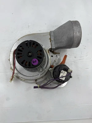 Conjunto de motor soplador inductor de tiro FASCO 7021-11063 18M6701 usado 🔥 Foto 1 de 4