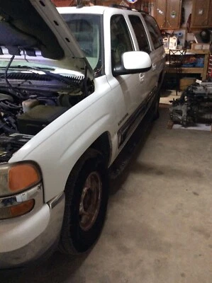 1999 2000 2001 2002 2003 GMC YUKON XL 4X4 * FRONT LEFT * DRIVER’S * FENDER WHITE - Image 1 of 4