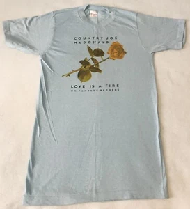 VINTAGE - COUNTRY JOE MCDONALD 1976 LOVE IS A FIRE T-SHIRT - Small - Bild 1 von 2