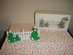 Dept. 56 Snow Village Frosty Tree-Lined Picket Fence Metal  - Picture 1 of 7