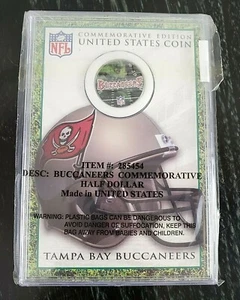 TAMPA BAY BUCCANEERS Field NFL Colorized JFK Kennedy Half Dollar US Coin NEW - Foto 1 di 8