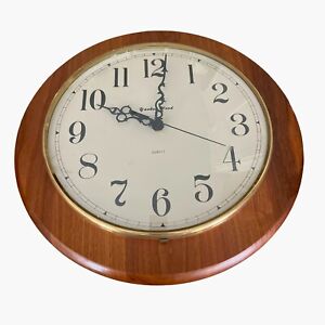 Vntg Handmade YANKEE WOOD Round Solid Wood Quartz Wall Clock 15"D Works #610-SW