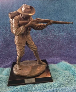 Silent Soldiers figurine with bronze finish "THE TROUPER" collectable - Picture 1 of 5