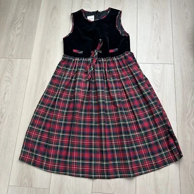 Vestido de fiesta de terciopelo y cuadros Laura Ashley para madre e hijo Foto 1 de 4