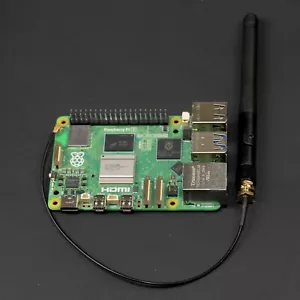 Raspberry Pi 5 con connettore antenna WiFi esterno (U.FL) - Foto 1 di 21