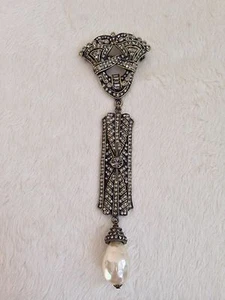 Heidi Daus ART DECO White Crystal PIN BROOCH with Dangling Pearl Drop - 6" Long - Picture 1 of 11