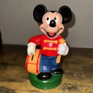 De colección Walt Disney Mickey Mouse Tambor Banco Mayor Animal Juguetes Plus Inc Brazo Móvil - Imagen 1 de 3