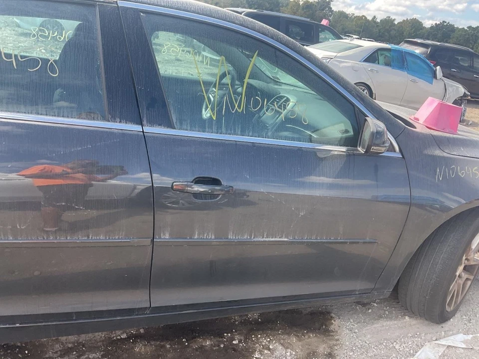 Passenger Front Door VIN 1 4th Digit Limited Adhesive Fits 14-16 MALIBU 2220120 - Imagem 1 de 1