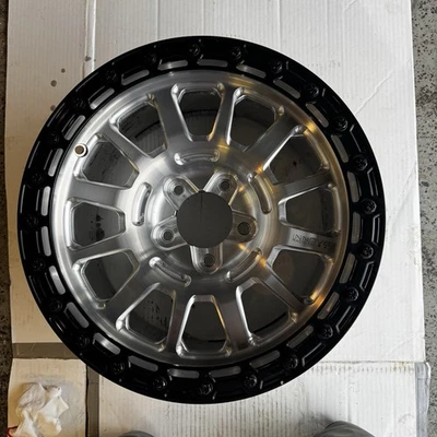 Innov8 G600 17x8,5 5x5 5x127 Foto 1 de 4