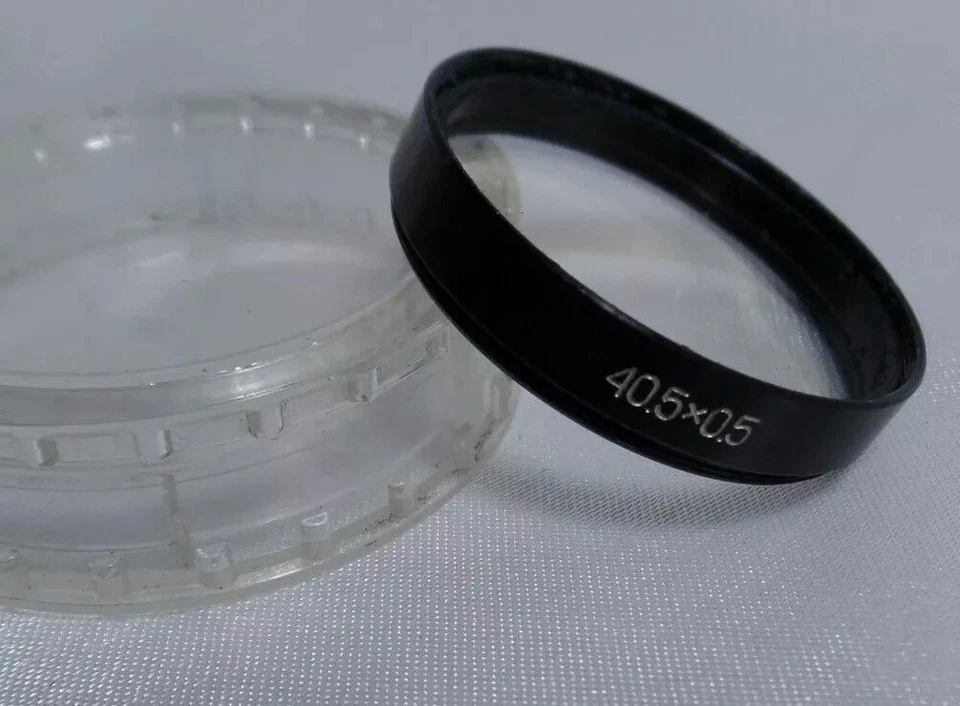 a 1x Close-Up +1.0 ZEISS Vintage 40.5x0.5 Germany 40.5mm Lens Light Filter 1748 - Image 1 of 2