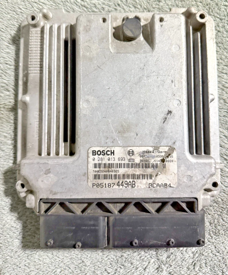 CALCULATEUR MOTEUR DODGE CALIBER  2.0 CRD 0281013693 P05187449AB A DECODER - Immagine 1 di 4