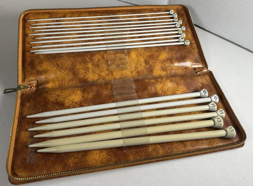 Juego de 16 agujas de tejer vintage BERNAT-AERO con estuche con cremallera Hecho en Inglaterra Foto 1 de 4