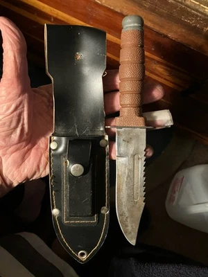 Vtg 9” SAWBACK Fixed Blade SKINNING / Hunting Knife w/ 1-1/4”W Blade & Sheath - Image 1 of 4