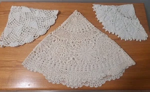 Vintage Lot of 3 Handmade Crocheted Round Table Covers Doilies Beige White - Picture 1 of 6