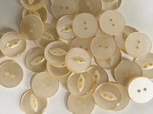 18 x Cream 19mm Fish Eye Buttons - Sewing, Clothing, Quilting & Crafts - Picture 1 of 2