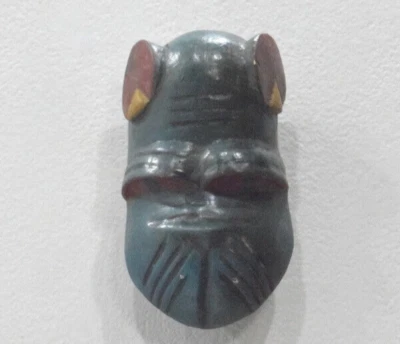 Máscara pintada africana Dan Liberia Foto 1 de 2