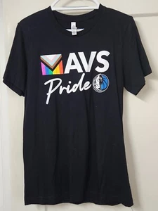 Shirt M Dallas Mavericks Pride Mavs Gr. Medium Rainbow  - Bild 1 von 4
