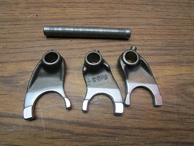 ВИЛКИ ПЕРЕКЛЮЧЕНИЯ ПЕРЕДАЧ XR 100 HONDA 1997 XR 100R 1997 - Изображение 1 из 2