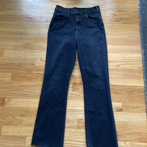 Pantalones de mezclilla Mother The Hustler tobillo deshilachado dobladillo crudo corte botín talla 28 - Imagen 1 de 7