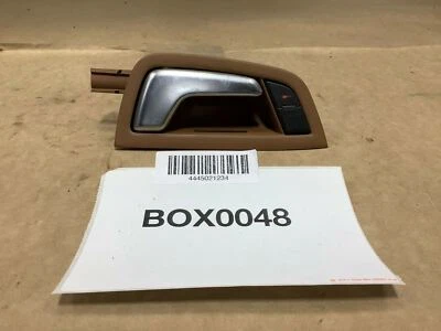 Audi A8 Quattro 2006 manija de puerta trasera derecha del lado del pasajero con interruptor de bloqueo OEM+ Foto 1 de 4