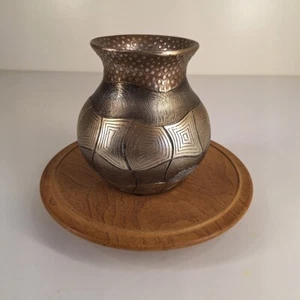 Vtg Art Pottery Wide Mouth Embossed Bronze/Gold Color Vase 7" - Picture 1 of 6