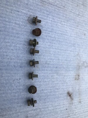 Pernos de puerta de faros Triumph TR7 1980 Foto 1 de 4