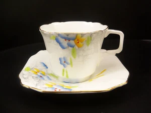 Vintage 1930s Paragon England Bone China Pansies on Wall Tea Cup and Saucer - Picture 1 of 12
