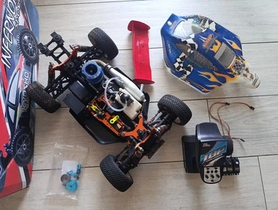 Kyosho Inferno MP7.5 Buggy 1/8 + Picco P3R Engine + 2.4GHz Radio + Extras Spares - Immagine 1 di 4
