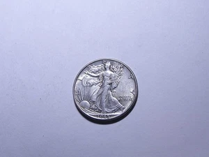 1945  Walking Liberty half - Picture 1 of 5
